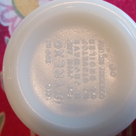 Pyrex~ 2 Spring Blossom mugs - Picture 3 of 6